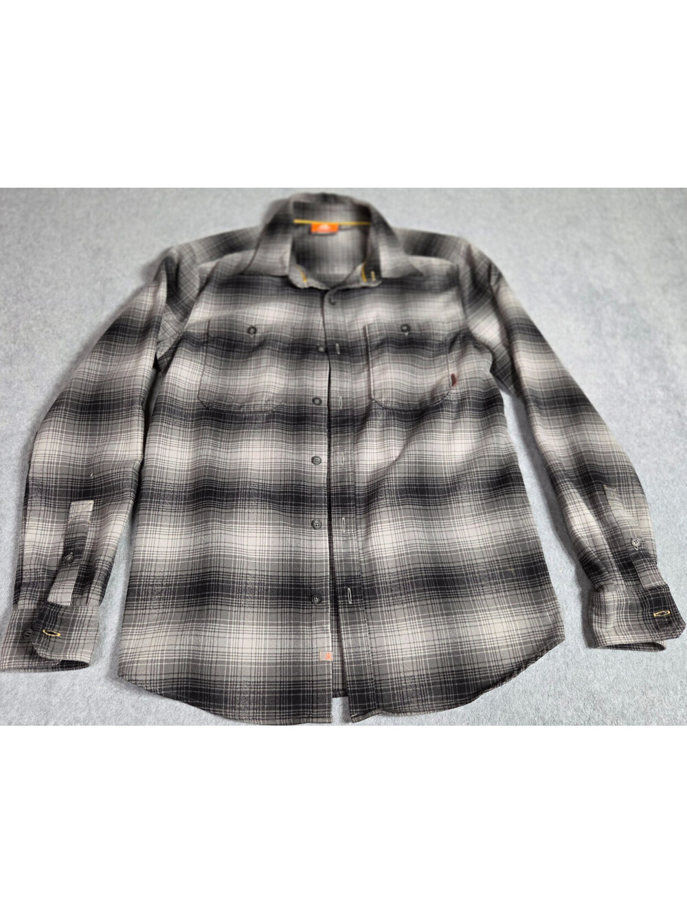 MERRELL Button Down Shirt Mens Medium Gray Plaid SelectWick Long Sleeve NEW